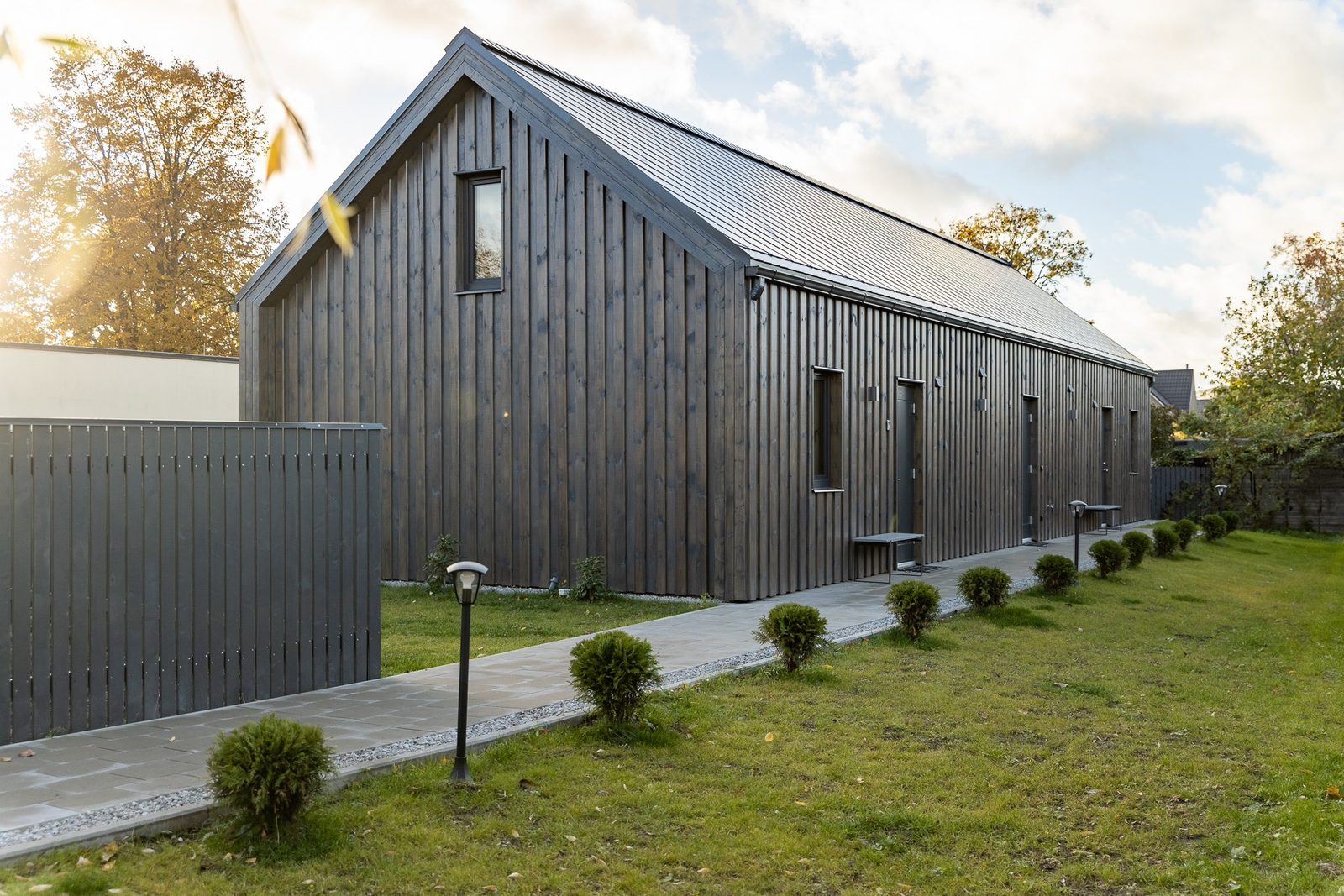 Aura in a custom size — Facade