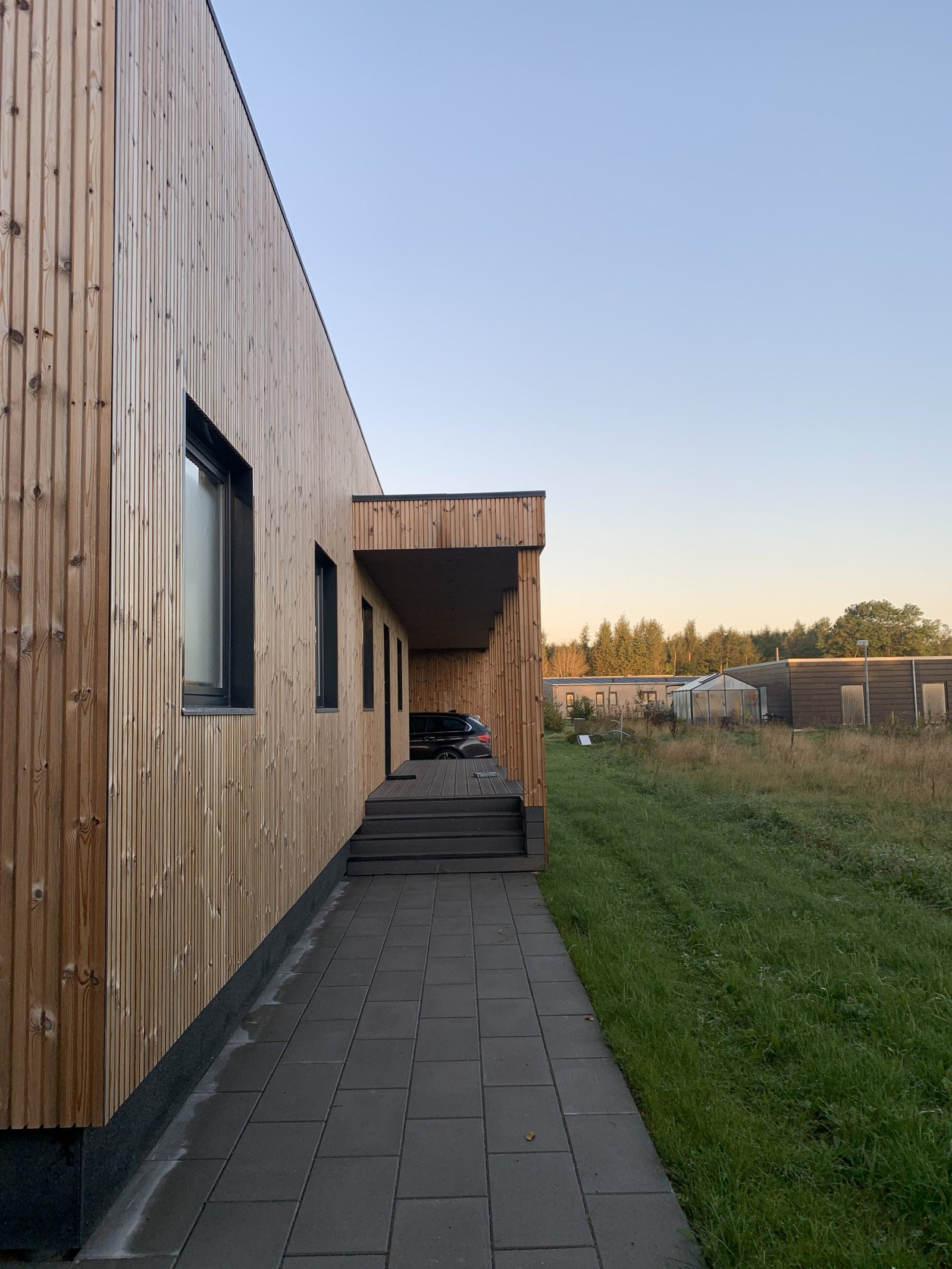 Aurora custom design — Facade